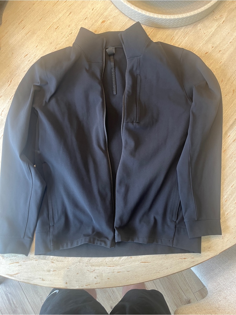 lululemon athletica Men's Black Performance Full-Zip Jacket
